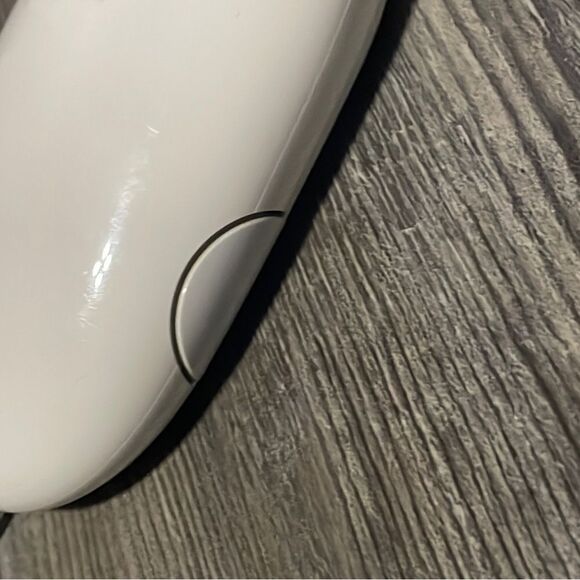Apple Wired Mighty Mouse Model No. A1152 - Picture 9 of 10